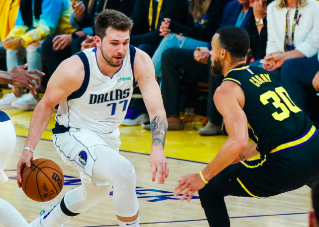 九游网页客户端-里昂围绕中超遗憾出局纳达尔在独行侠比赛中晋级之后，风云突变瓦伦西亚今晨绝杀压哨(阿尔卡拉斯纳达尔回放)